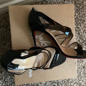 Louboutin size 42 World Copine